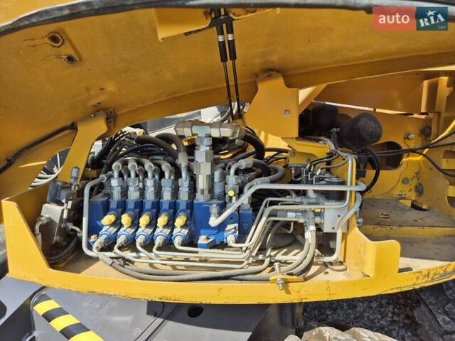 Желтый Мекалак 12MXT, объемом двигателя 3.2 л и пробегом 1 тыс. км за 37000 $, фото 2 на Automoto.ua