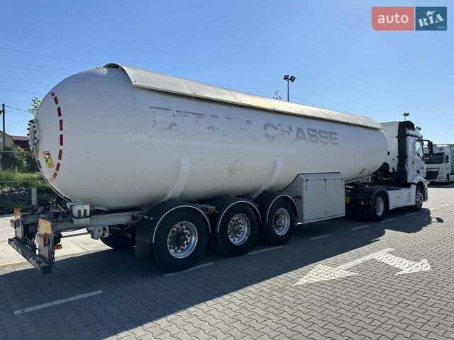 Белый Менчи СА, объемом двигателя 0 л и пробегом 500 тыс. км за 23323 $, фото 1 на Automoto.ua