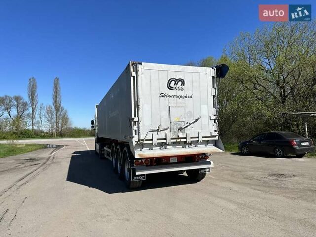 Красный Менчи СА, объемом двигателя 0 л и пробегом 100 тыс. км за 23500 $, фото 5 на Automoto.ua