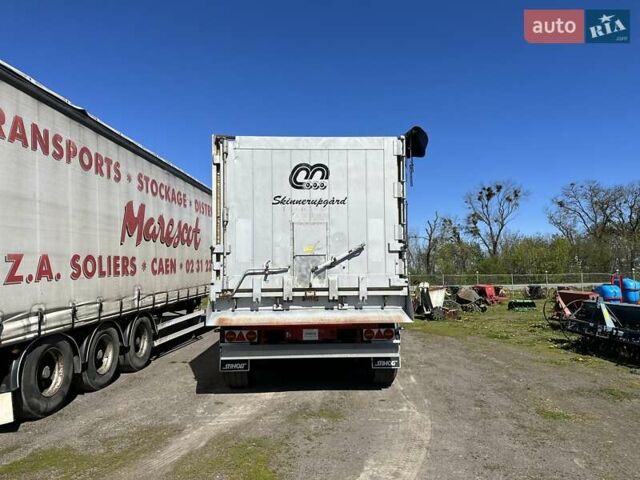 Красный Менчи СА, объемом двигателя 0 л и пробегом 100 тыс. км за 23500 $, фото 66 на Automoto.ua