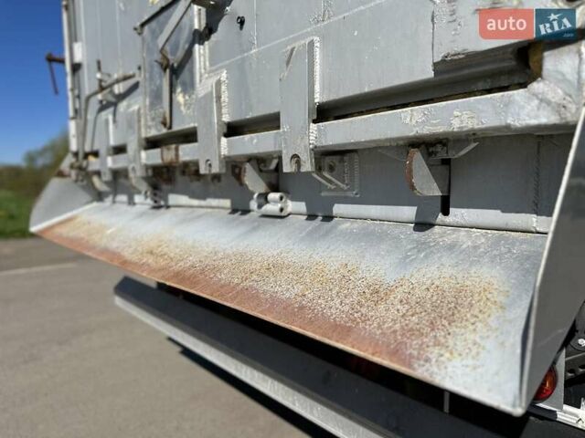 Красный Менчи СА, объемом двигателя 0 л и пробегом 100 тыс. км за 23500 $, фото 29 на Automoto.ua