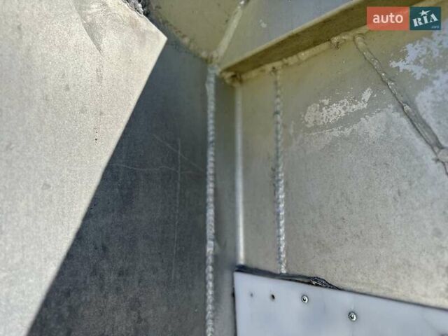Красный Менчи СА, объемом двигателя 0 л и пробегом 100 тыс. км за 23500 $, фото 45 на Automoto.ua