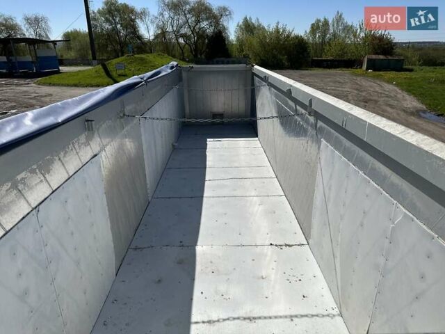Красный Менчи СА, объемом двигателя 0 л и пробегом 100 тыс. км за 23500 $, фото 38 на Automoto.ua