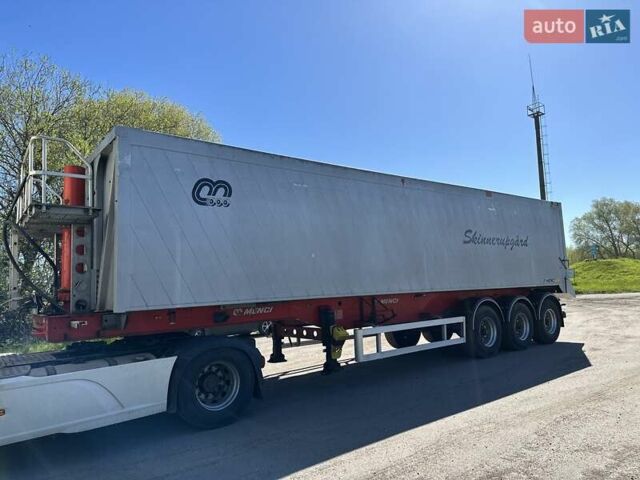 Красный Менчи СА, объемом двигателя 0 л и пробегом 100 тыс. км за 23500 $, фото 1 на Automoto.ua