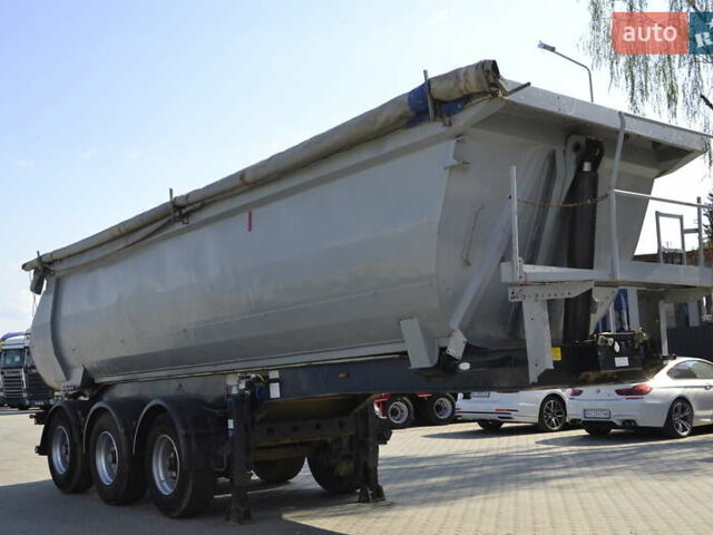 Сірий Менчі СА, об'ємом двигуна 0 л та пробігом 111 тис. км за 14500 $, фото 4 на Automoto.ua