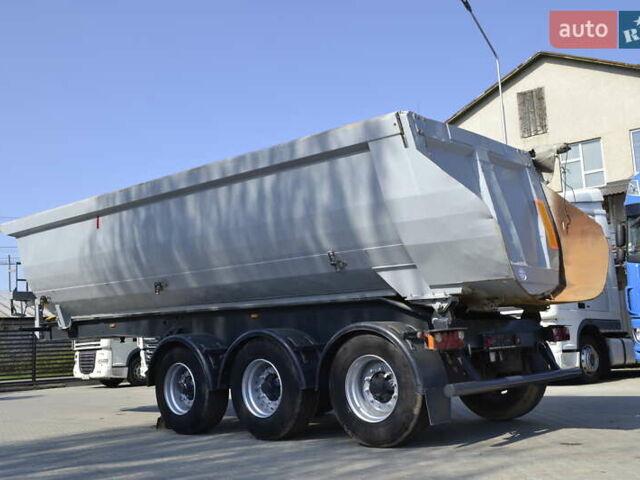 Сірий Менчі СА, об'ємом двигуна 0 л та пробігом 111 тис. км за 14500 $, фото 3 на Automoto.ua