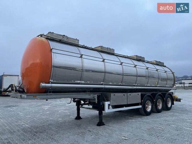 Серый Менчи СЛ, объемом двигателя 0 л и пробегом 0 тыс. км за 27008 $, фото 2 на Automoto.ua