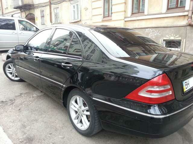 Черный Мерседес 1831, объемом двигателя 1.8 л и пробегом 220 тыс. км за 13900 $, фото 5 на Automoto.ua