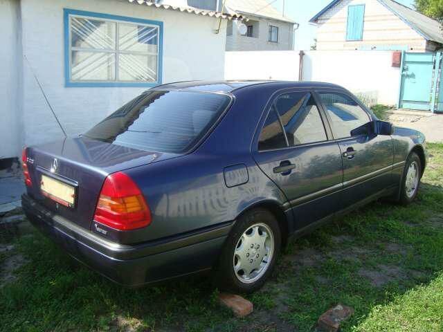 Синий Мерседес 1838, объемом двигателя 2.2 л и пробегом 235 тыс. км за 9400 $, фото 1 на Automoto.ua