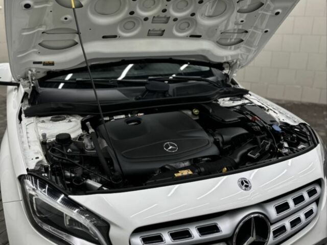 Білий Мерседес 190, об'ємом двигуна 1.6 л та пробігом 146 тис. км за 21500 $, фото 3 на Automoto.ua