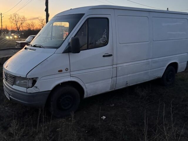 Белый Мерседес 190, объемом двигателя 2.3 л и пробегом 2 тыс. км за 3000 $, фото 1 на Automoto.ua