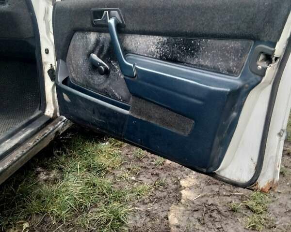 Білий Мерседес 190, об'ємом двигуна 2 л та пробігом 280 тис. км за 1700 $, фото 8 на Automoto.ua