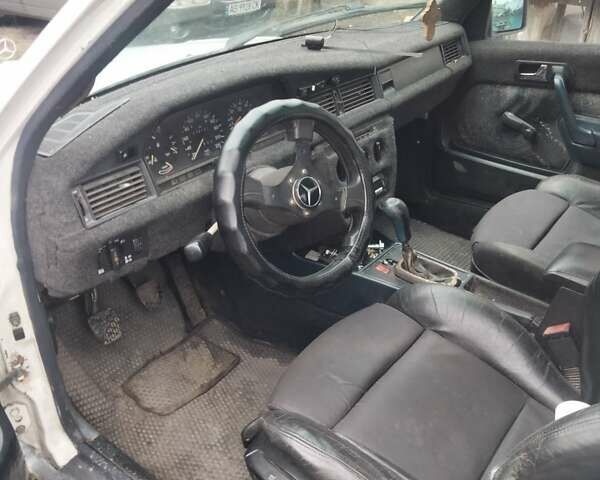 Білий Мерседес 190, об'ємом двигуна 2 л та пробігом 280 тис. км за 1700 $, фото 6 на Automoto.ua