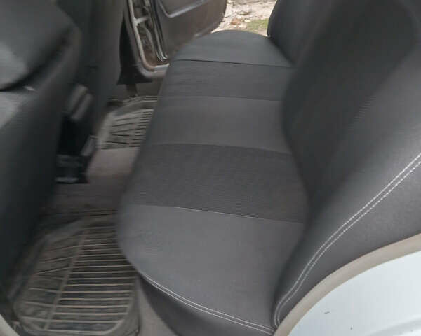 Білий Мерседес 190, об'ємом двигуна 2 л та пробігом 350 тис. км за 1900 $, фото 7 на Automoto.ua