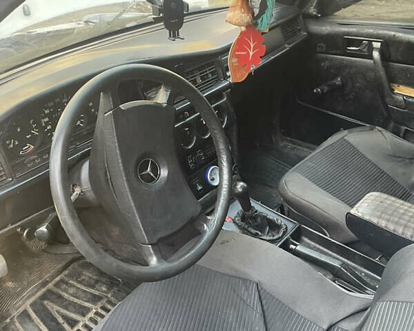 Білий Мерседес 190, об'ємом двигуна 2 л та пробігом 170 тис. км за 1499 $, фото 5 на Automoto.ua