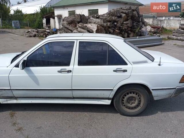 Білий Мерседес 190, об'ємом двигуна 2 л та пробігом 200 тис. км за 2200 $, фото 1 на Automoto.ua