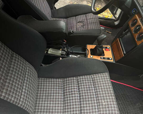 Білий Мерседес 190, об'ємом двигуна 2 л та пробігом 379 тис. км за 2200 $, фото 6 на Automoto.ua