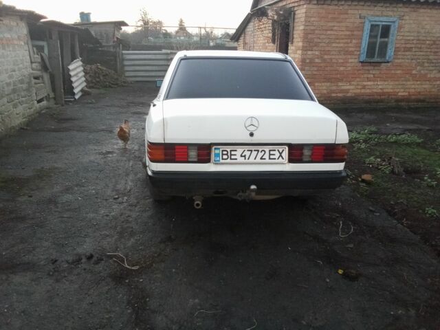 Белый Мерседес 190, объемом двигателя 2 л и пробегом 549 тыс. км за 1183 $, фото 7 на Automoto.ua