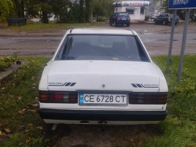 Белый Мерседес 190, объемом двигателя 2 л и пробегом 500 тыс. км за 1300 $, фото 3 на Automoto.ua
