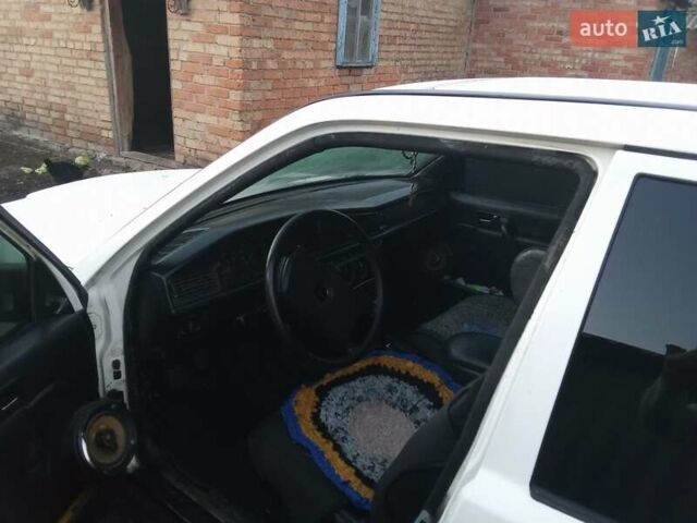 Білий Мерседес 190, об'ємом двигуна 2 л та пробігом 549 тис. км за 1183 $, фото 7 на Automoto.ua