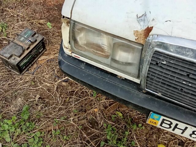 Білий Мерседес 190, об'ємом двигуна 2 л та пробігом 120 тис. км за 716 $, фото 2 на Automoto.ua