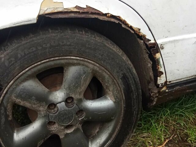 Білий Мерседес 190, об'ємом двигуна 2 л та пробігом 120 тис. км за 716 $, фото 9 на Automoto.ua