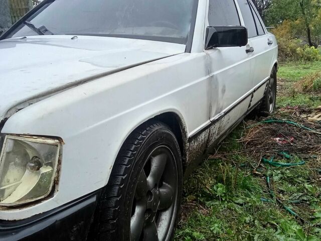 Білий Мерседес 190, об'ємом двигуна 2 л та пробігом 120 тис. км за 716 $, фото 11 на Automoto.ua