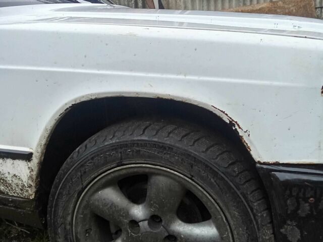 Білий Мерседес 190, об'ємом двигуна 2 л та пробігом 120 тис. км за 716 $, фото 8 на Automoto.ua