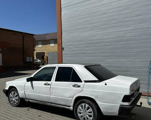 Білий Мерседес 190, об'ємом двигуна 2 л та пробігом 300 тис. км за 1350 $, фото 9 на Automoto.ua
