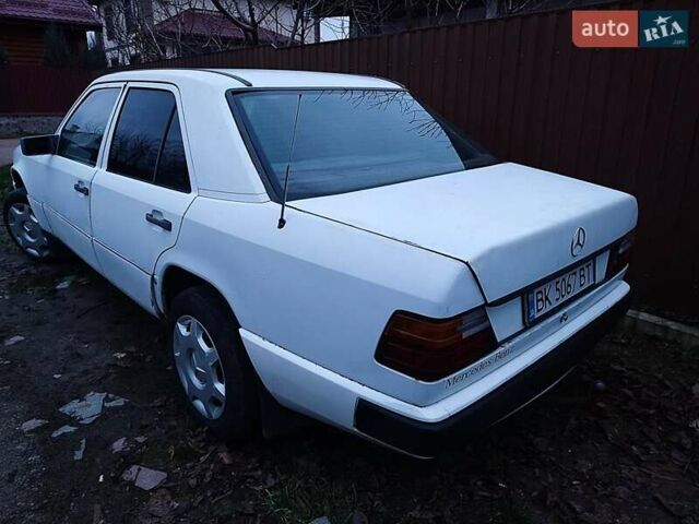 Белый Мерседес 190, объемом двигателя 2 л и пробегом 540 тыс. км за 1450 $, фото 2 на Automoto.ua