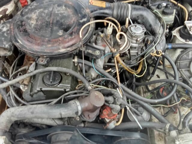 Білий Мерседес 190, об'ємом двигуна 2 л та пробігом 120 тис. км за 716 $, фото 4 на Automoto.ua