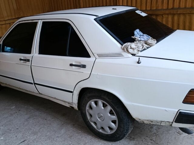 Білий Мерседес 190, об'ємом двигуна 2 л та пробігом 500 тис. км за 1560 $, фото 5 на Automoto.ua