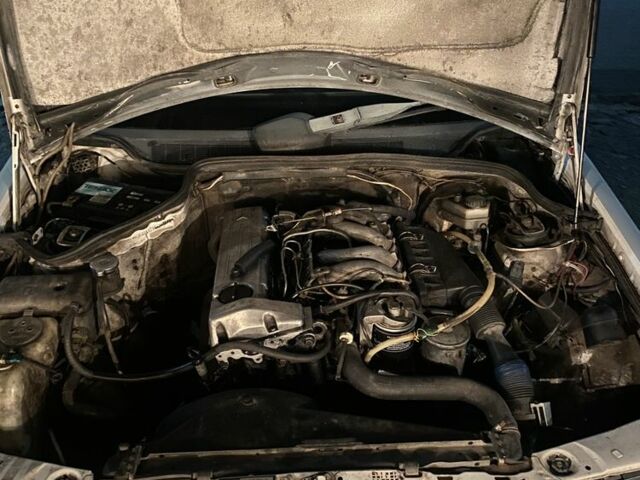 Білий Мерседес 190, об'ємом двигуна 2 л та пробігом 400 тис. км за 1100 $, фото 4 на Automoto.ua