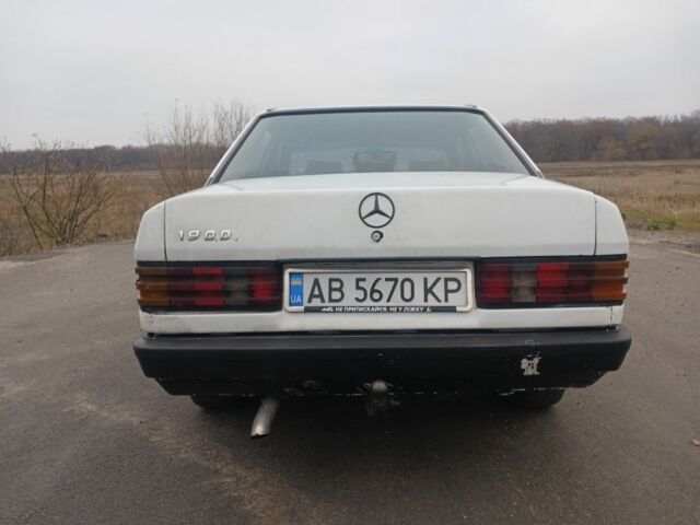 Белый Мерседес 190, объемом двигателя 2 л и пробегом 501 тыс. км за 1750 $, фото 4 на Automoto.ua