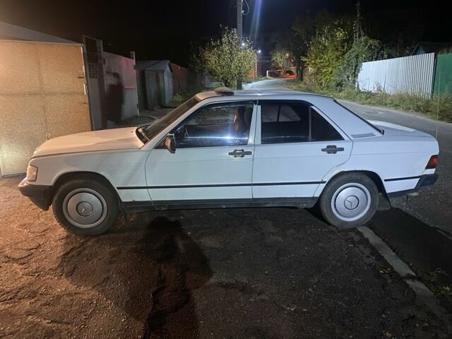 Білий Мерседес 190, об'ємом двигуна 2 л та пробігом 400 тис. км за 1100 $, фото 1 на Automoto.ua