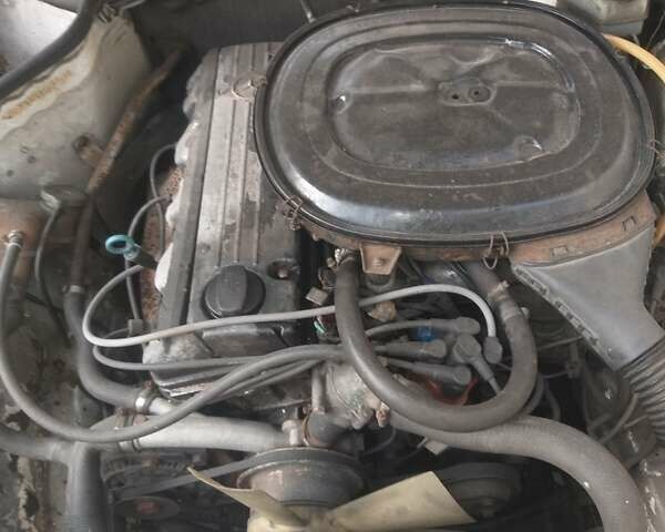 Белый Мерседес 190, объемом двигателя 2 л и пробегом 250 тыс. км за 650 $, фото 14 на Automoto.ua