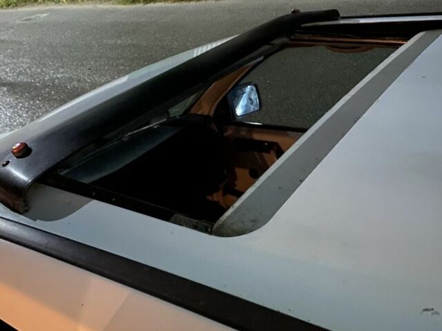 Білий Мерседес 190, об'ємом двигуна 2 л та пробігом 400 тис. км за 1100 $, фото 6 на Automoto.ua