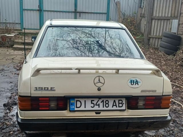 Белый Мерседес 190, объемом двигателя 2 л и пробегом 500 тыс. км за 1000 $, фото 4 на Automoto.ua