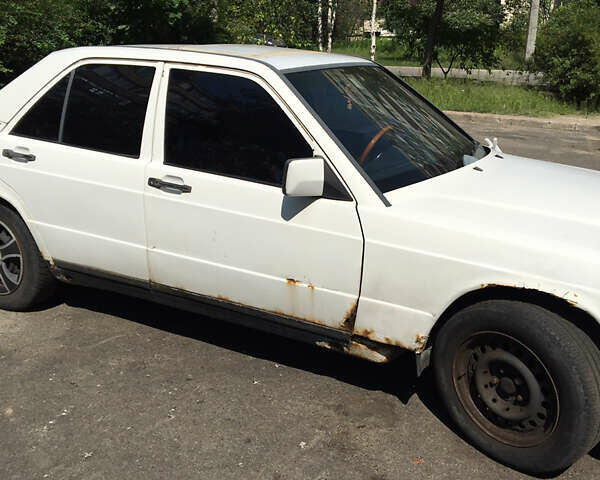 Білий Мерседес 190, об'ємом двигуна 2 л та пробігом 483 тис. км за 1600 $, фото 5 на Automoto.ua