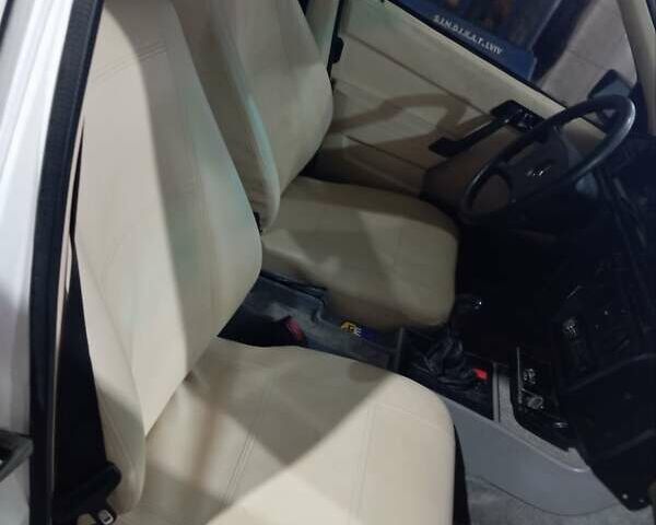 Білий Мерседес 190, об'ємом двигуна 2 л та пробігом 100 тис. км за 1500 $, фото 5 на Automoto.ua