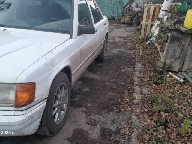 Білий Мерседес 190, об'ємом двигуна 2 л та пробігом 1 тис. км за 2500 $, фото 3 на Automoto.ua