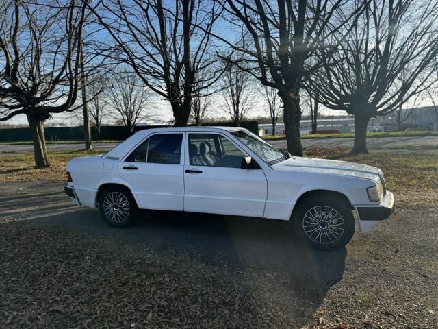 Білий Мерседес 190, об'ємом двигуна 2 л та пробігом 69 тис. км за 1350 $, фото 10 на Automoto.ua