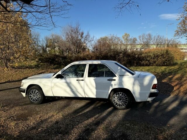 Білий Мерседес 190, об'ємом двигуна 2 л та пробігом 69 тис. км за 1350 $, фото 8 на Automoto.ua