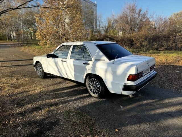 Білий Мерседес 190, об'ємом двигуна 2 л та пробігом 69 тис. км за 1350 $, фото 1 на Automoto.ua