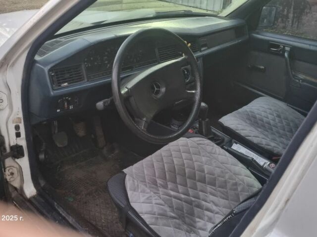 Білий Мерседес 190, об'ємом двигуна 2 л та пробігом 1 тис. км за 2500 $, фото 4 на Automoto.ua