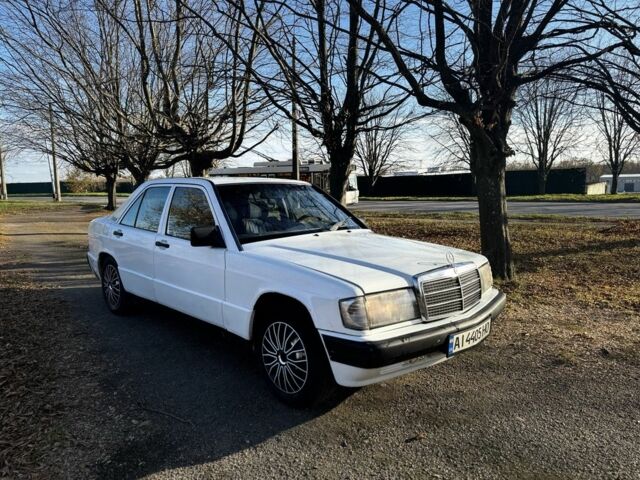 Білий Мерседес 190, об'ємом двигуна 2 л та пробігом 69 тис. км за 1350 $, фото 9 на Automoto.ua