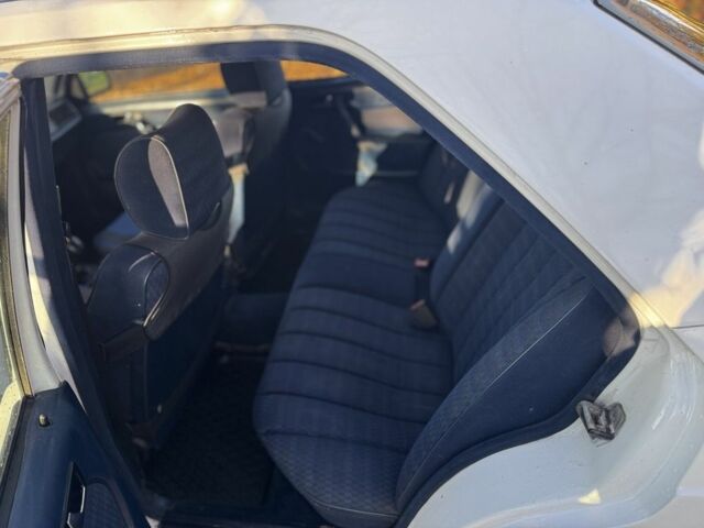 Білий Мерседес 190, об'ємом двигуна 2 л та пробігом 69 тис. км за 1350 $, фото 13 на Automoto.ua