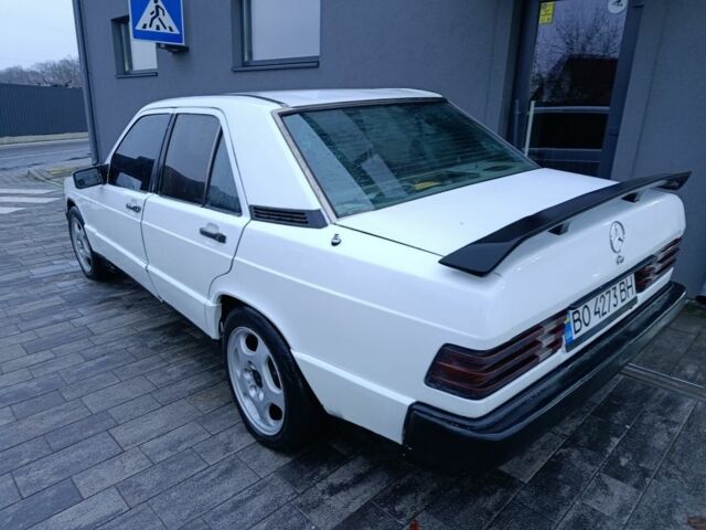 Белый Мерседес 190, объемом двигателя 2 л и пробегом 312 тыс. км за 950 $, фото 2 на Automoto.ua