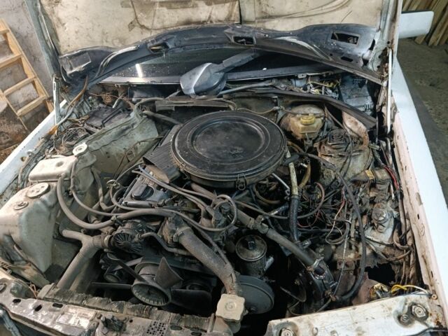 Белый Мерседес 190, объемом двигателя 2 л и пробегом 312 тыс. км за 950 $, фото 7 на Automoto.ua