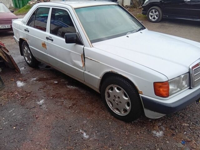 Белый Мерседес 190, объемом двигателя 0 л и пробегом 386 тыс. км за 1525 $, фото 2 на Automoto.ua